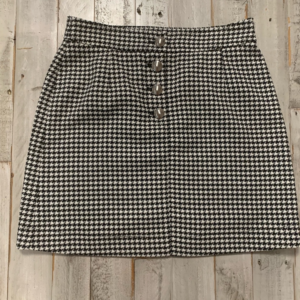 Tahari casual skirt
